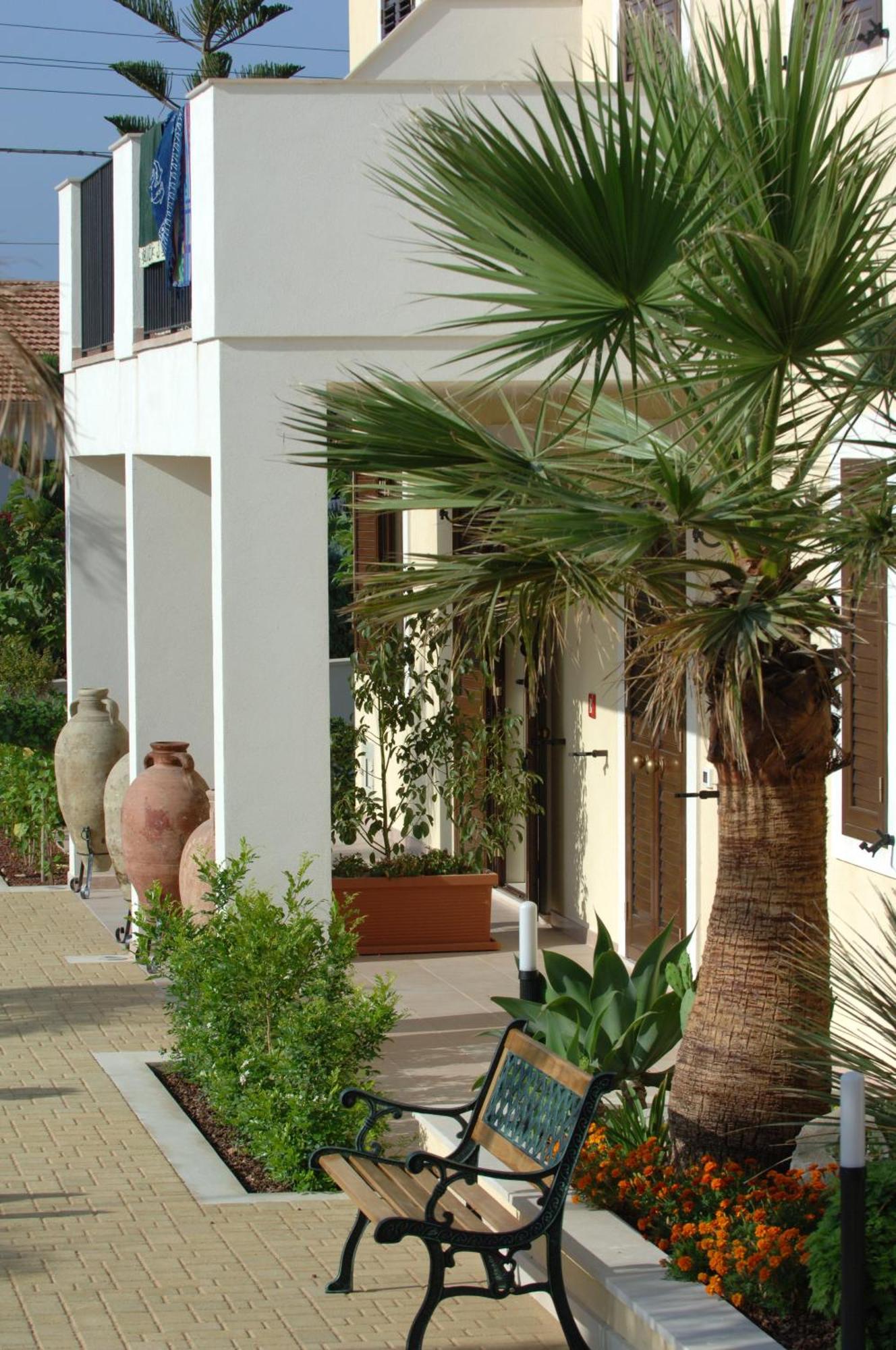 Residence Casa Del Mar Sicilia Марина-ди-Модика Экстерьер фото