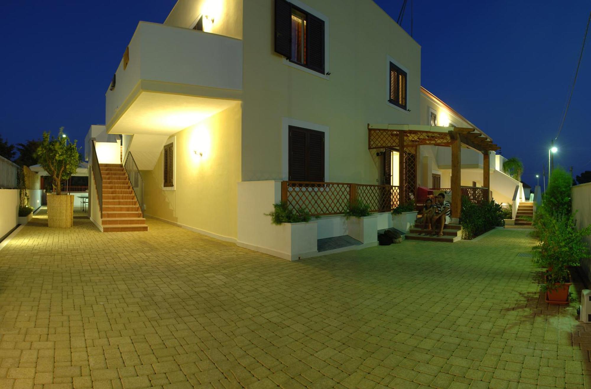 Residence Casa Del Mar Sicilia Марина-ди-Модика Экстерьер фото