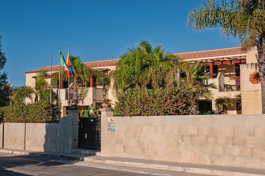 Residence Casa Del Mar Sicilia Марина-ди-Модика Экстерьер фото
